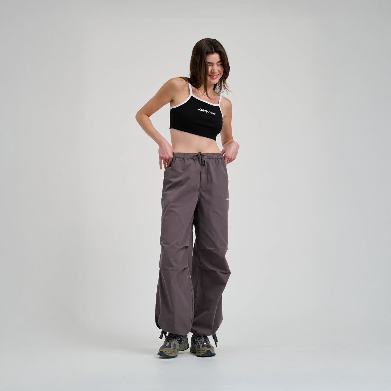santa-cruz-skateboards-strip-parachute-pant-pantalone-donna image 6