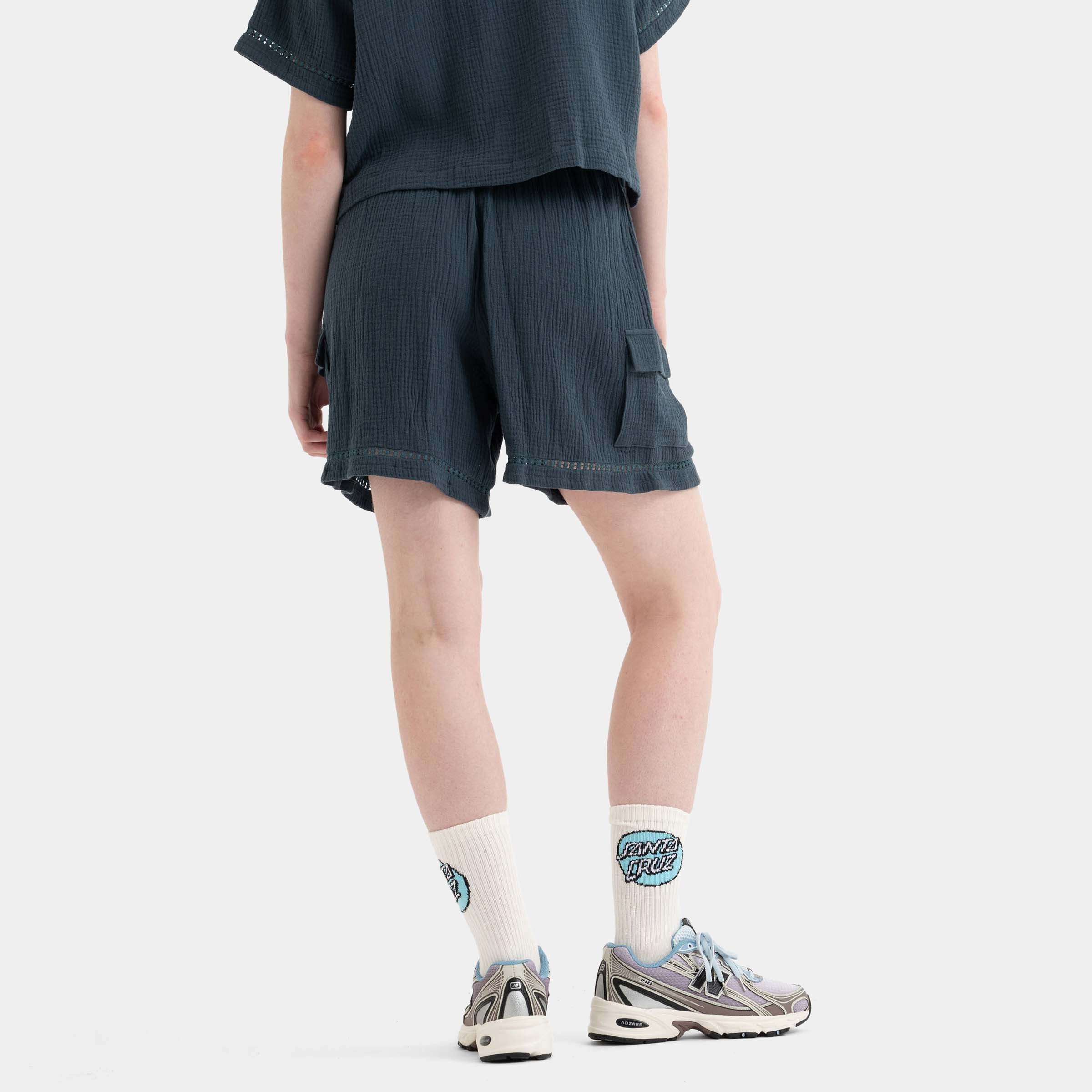 santa-cruz-skateboards-dune-cargo-shorts-donna image 4