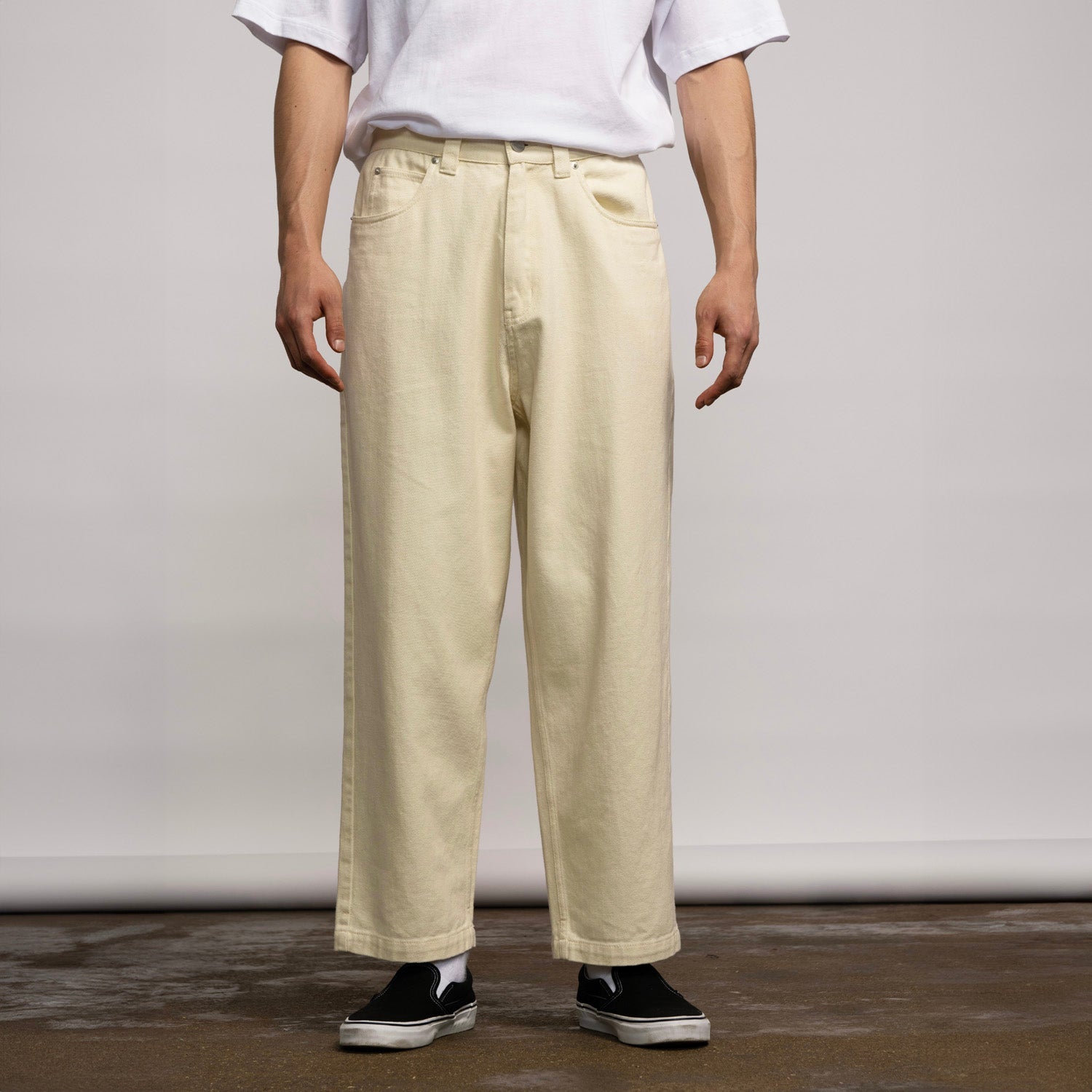 santa-cruz-skateboards-big-pants-jeans-denim-baggy-fit image 3