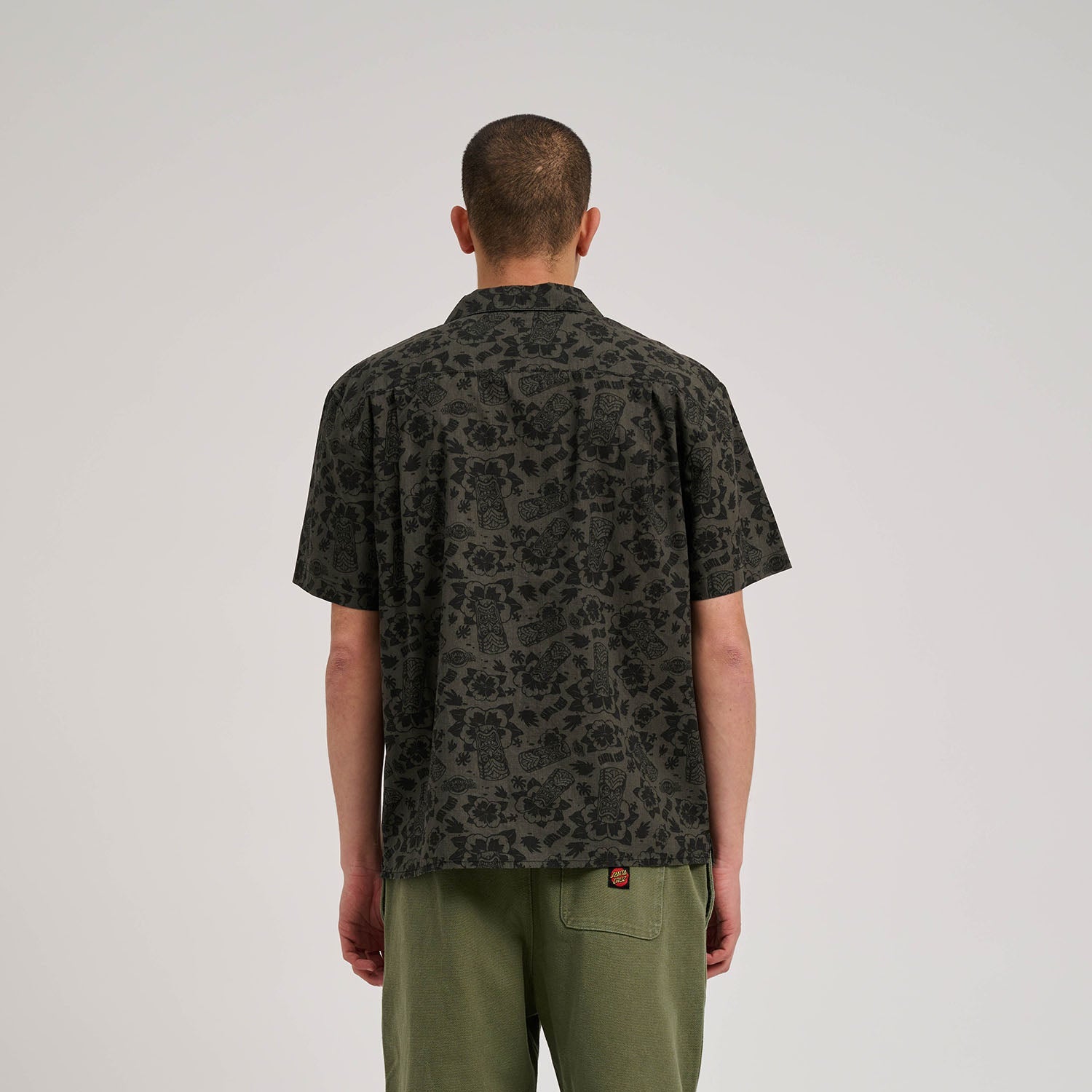 santa-cruz-skateboards-roskopp-voodoo-room-camicia-manica-corta-boxy image 5