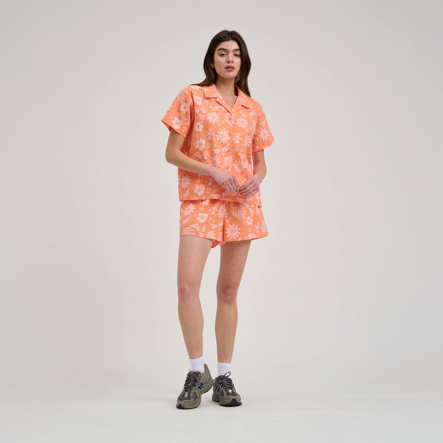 santa-cruz-skateboards-take-a-trip-camicia-donna-a-maniche-corte image 6