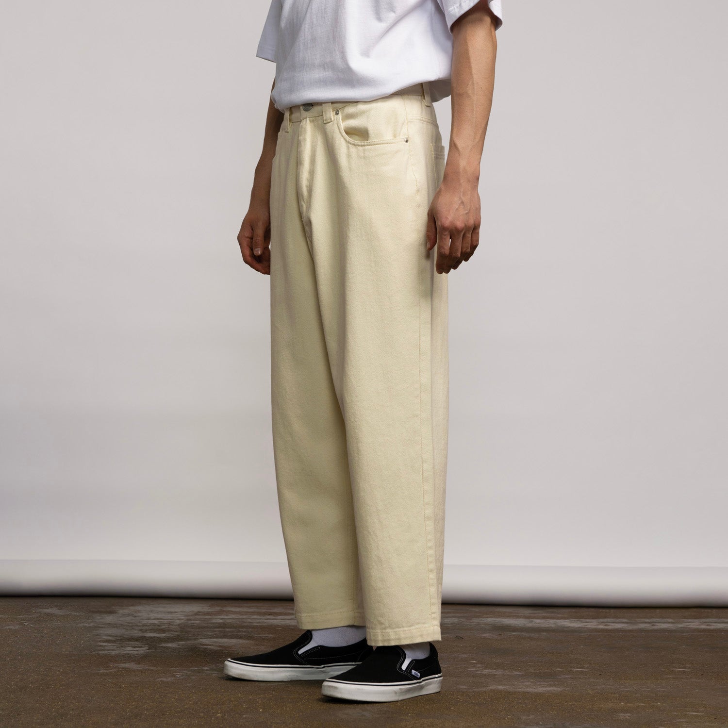 santa-cruz-skateboards-big-pants-jeans-denim-baggy-fit image 4