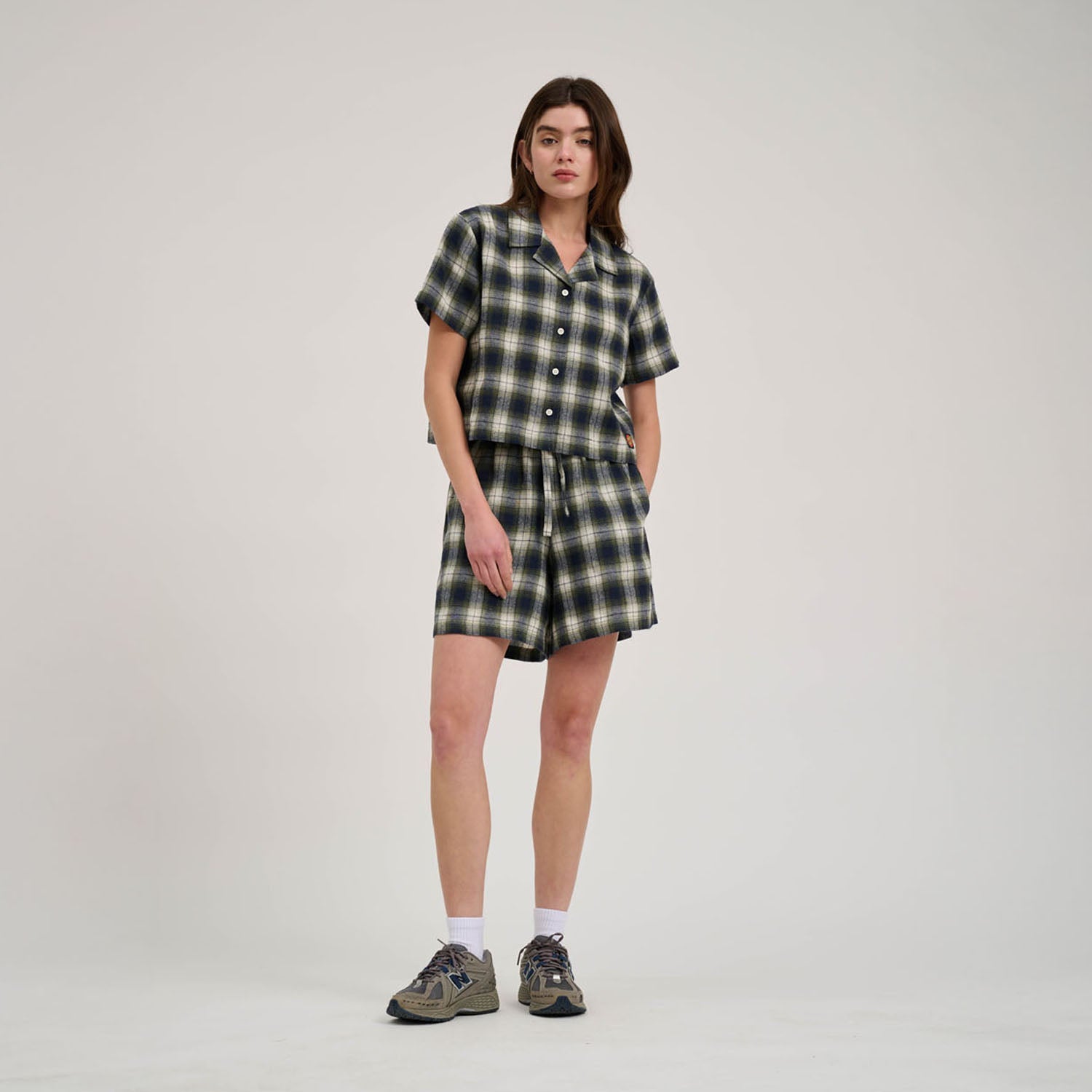 santa-cruz-skateboards-classic-check-crop-shirt-maglia-corta-donna image 5