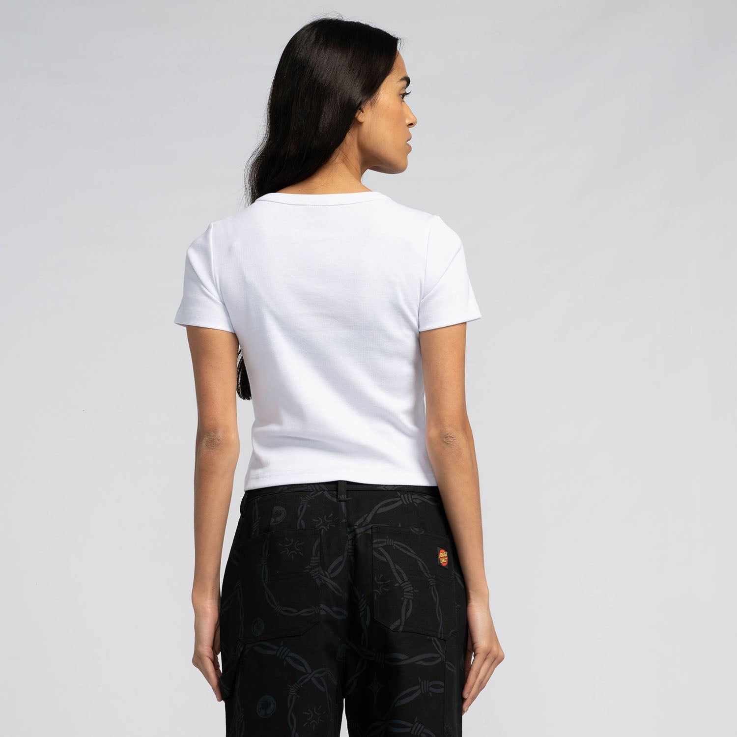 santa-cruz-skateboards-barbed-oval-dot-front-t-shirt-donna-cropped image 3
