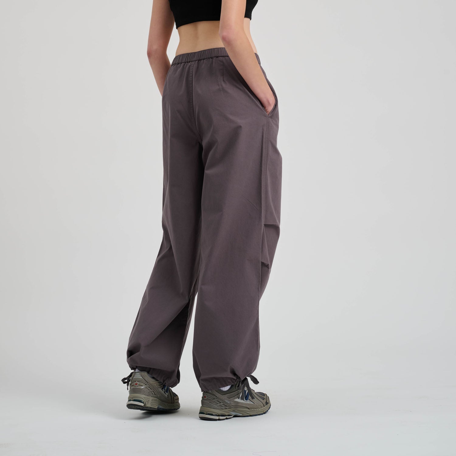 santa-cruz-skateboards-strip-parachute-pant-pantalone-donna image 5