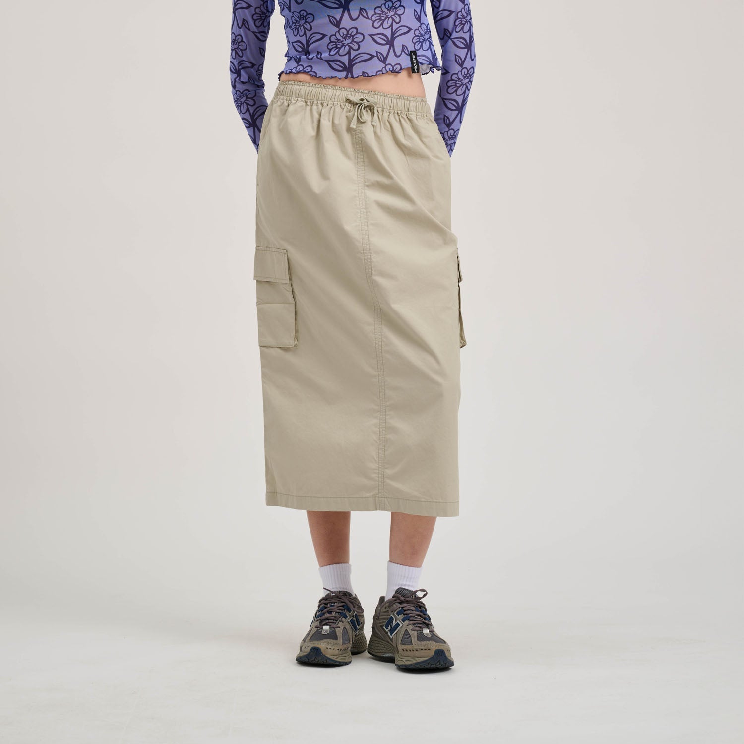 santa-cruz-skateboards-strip-cargo-skirt-gonna-midi-donna image 3