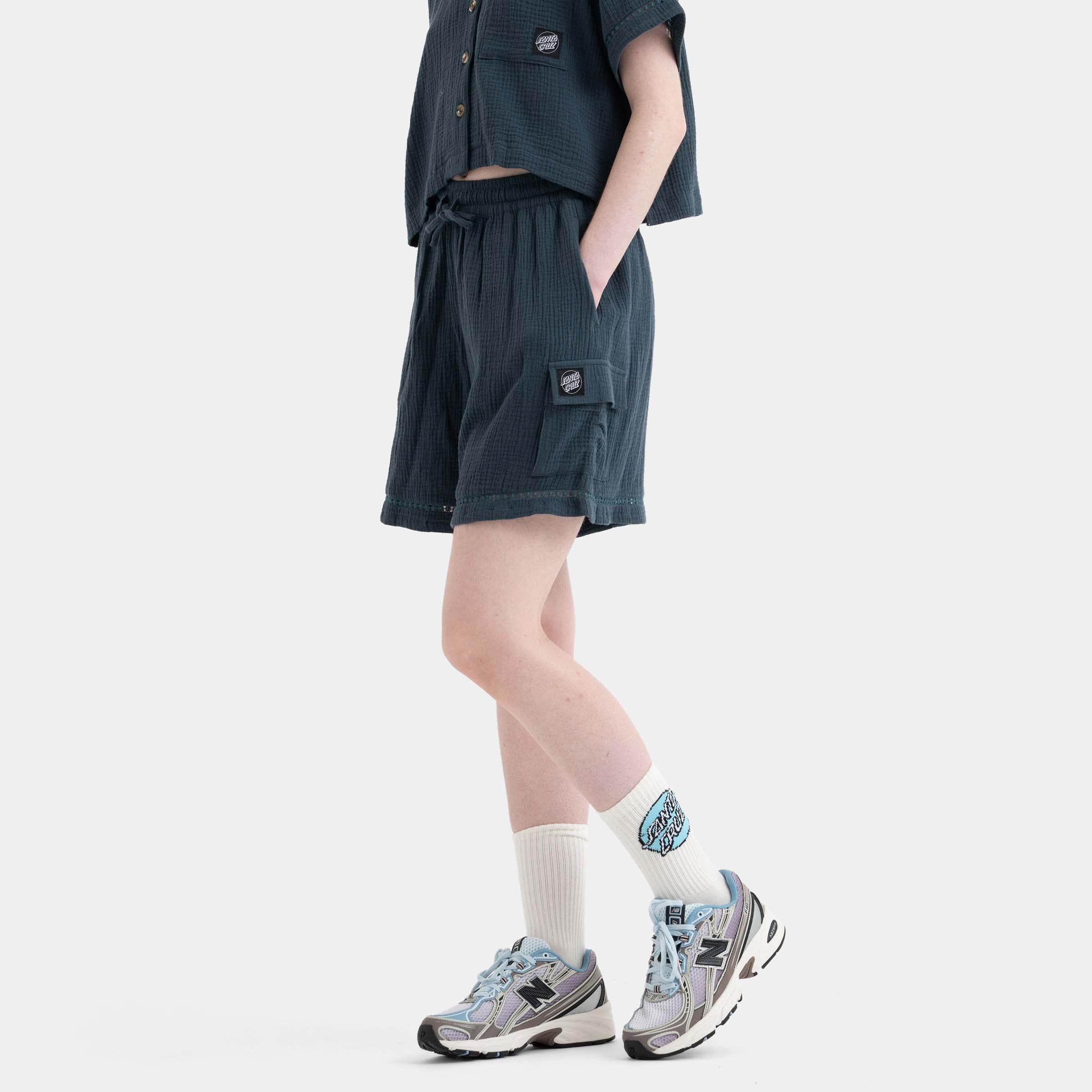 santa-cruz-skateboards-dune-cargo-shorts-donna image 3